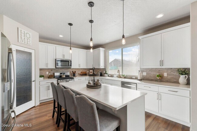 Building Photo - Spacious 4BR + Loft Home in Desirable North Place Community — Post Falls