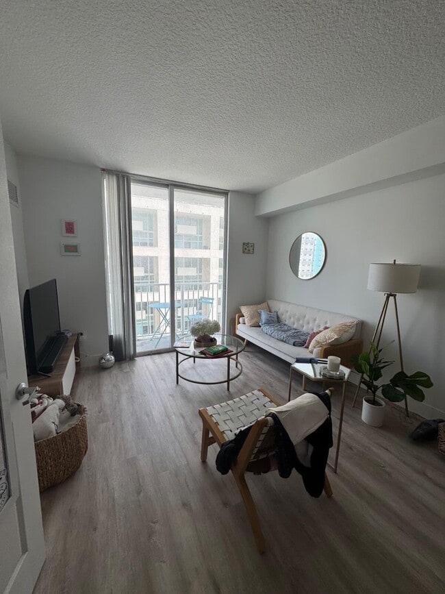 Building Photo - 115 SW 11th St