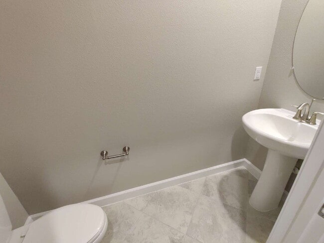 Building Photo - 23264 Willow Glen Way