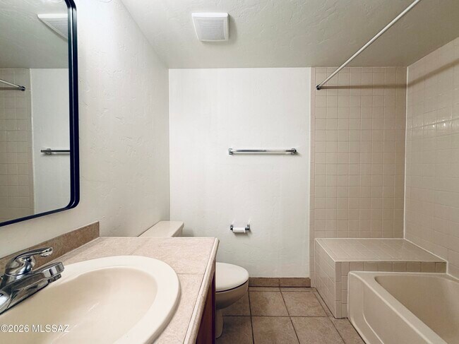 Building Photo - 5675 N Camino Esplendora