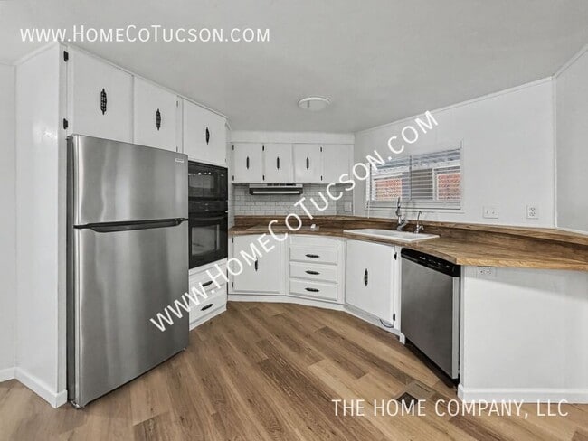 Building Photo - 264 W Aliso Dr