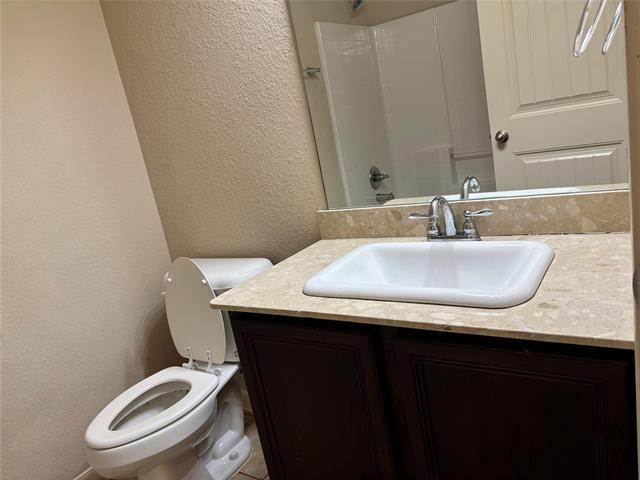 Building Photo - 5145 Royal Springs Dr