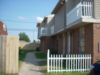 Building Photo - 3613 Golden Dr