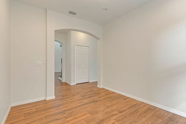 Building Photo - 3912 Heirloom Rose Pl