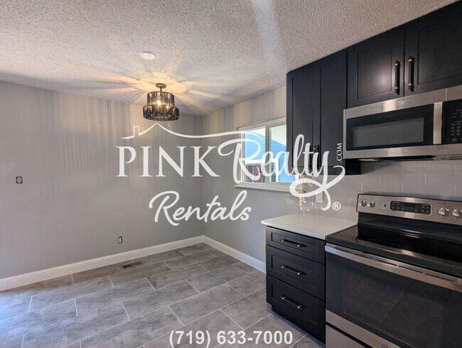 Building Photo - 2534 Ivanhoe Dr