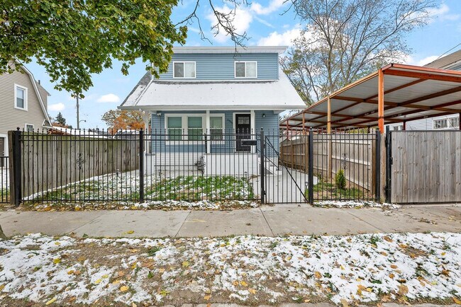 Building Photo - 2009 Sharon St