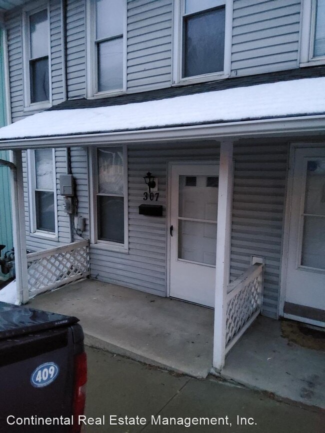 2 br, 1 bath House 307 E. Howard Street 307 E Howard St Bellefonte