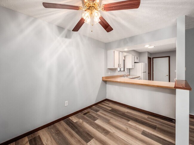 Building Photo - 8235-8237 Goldsmith Dr