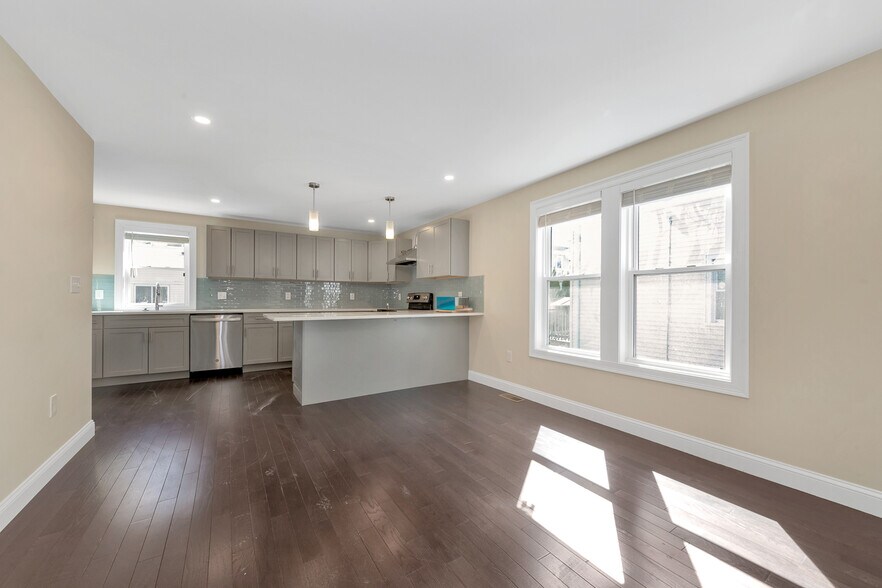 Building Photo - 43 Wright Ave