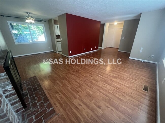 Building Photo - 11200 SW 83rd Ave