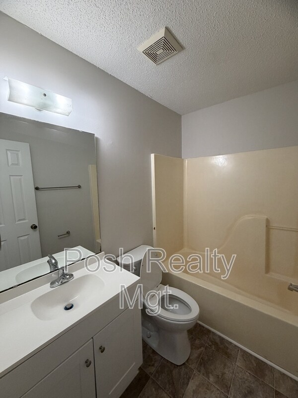 Building Photo - 629 Mystic Dr