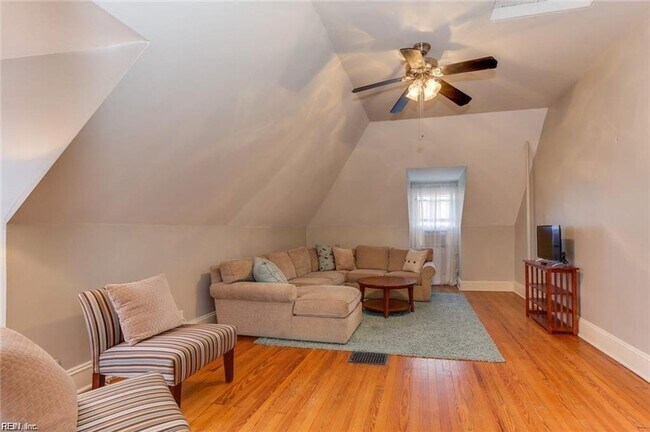 Building Photo - 632 Redgate Ave