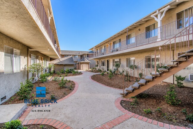 Building Photo - 20326 Saticoy St