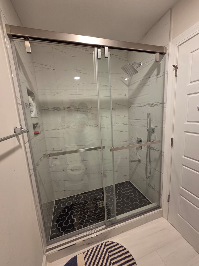 Building Photo - 7 Callen Oak Wy