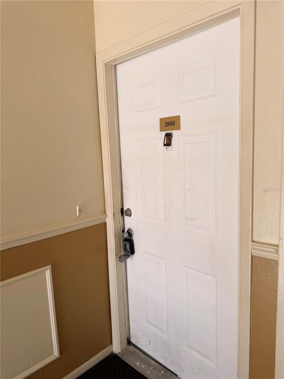 Building Photo - 3956 Versailles Dr