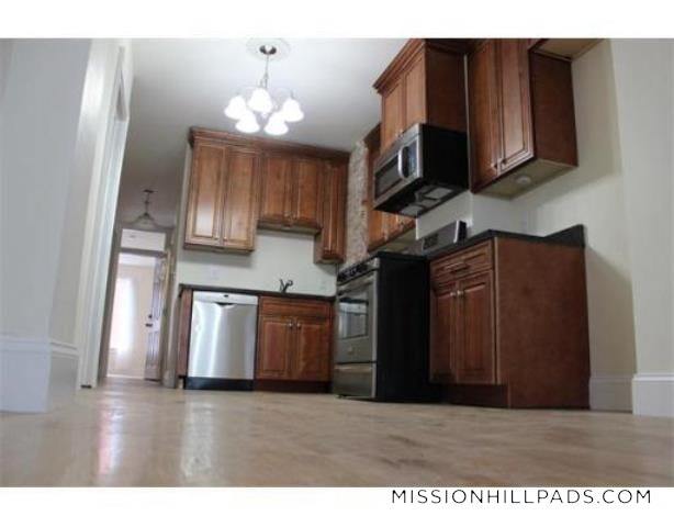 Building Photo - 9 Chesterton St