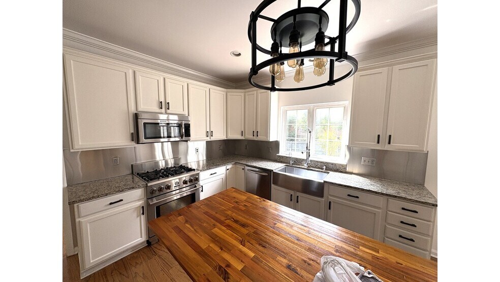 Building Photo - 721 Braemere Dr