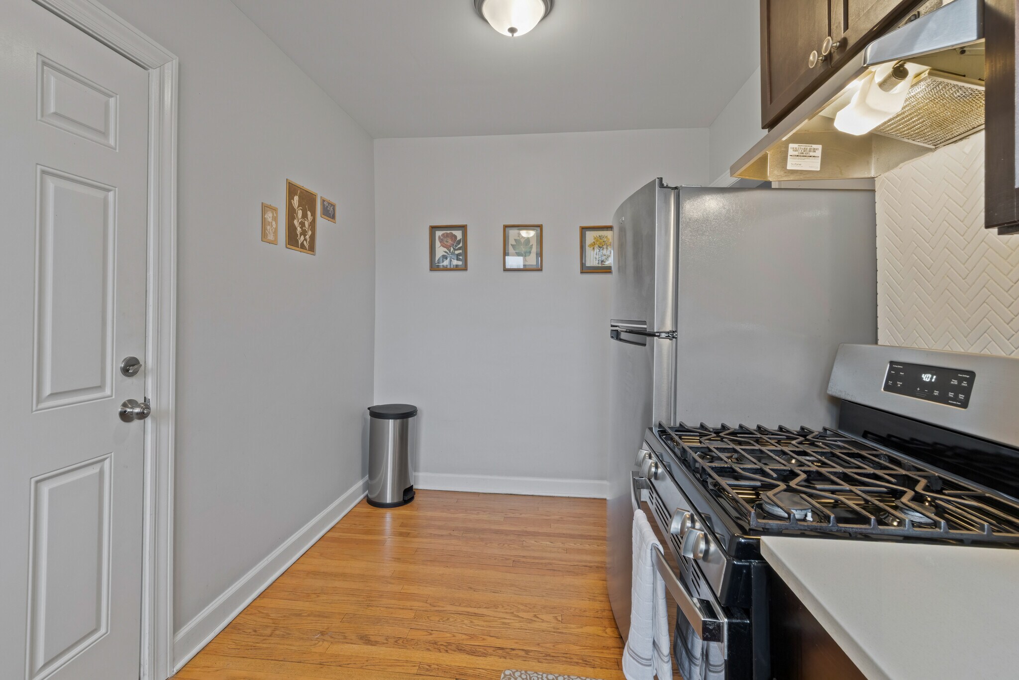 Building Photo - 6443 N Hamilton Ave