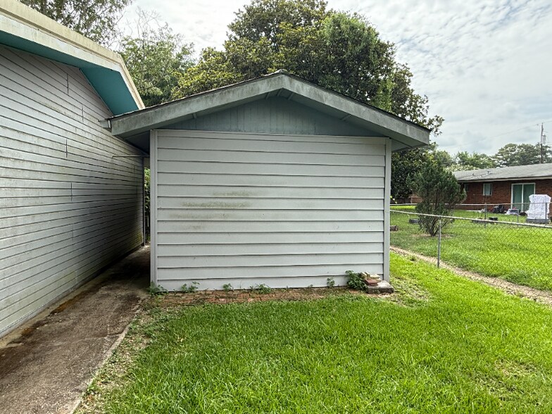 Building Photo - 114 Brockton Dr