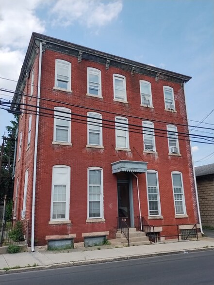 Building Photo - 323 Lehman St