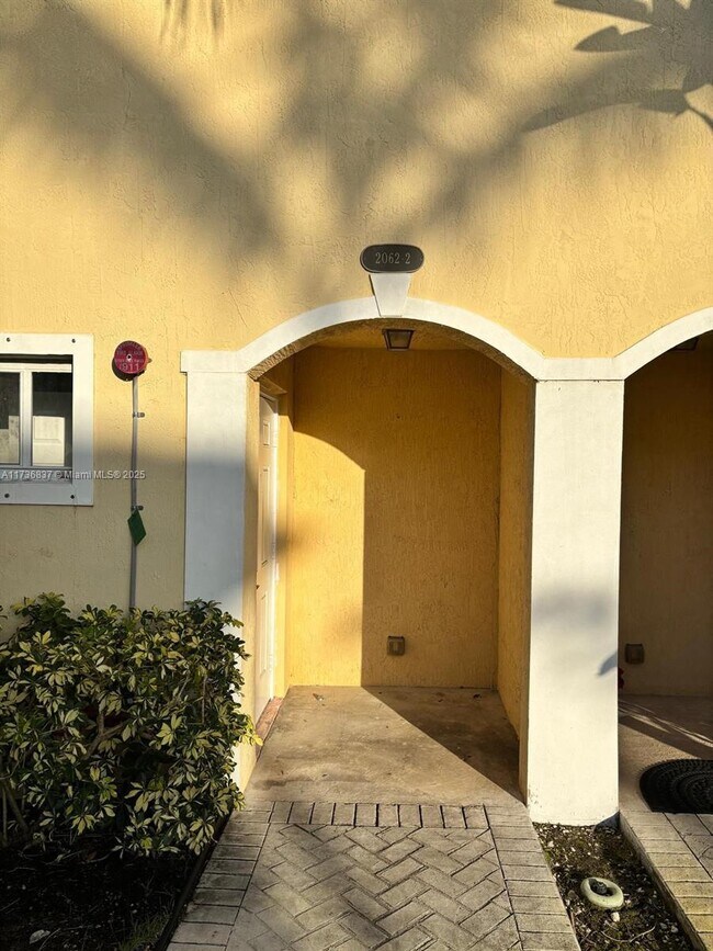 Building Photo - 3 bedroom in North Miami FL 33162