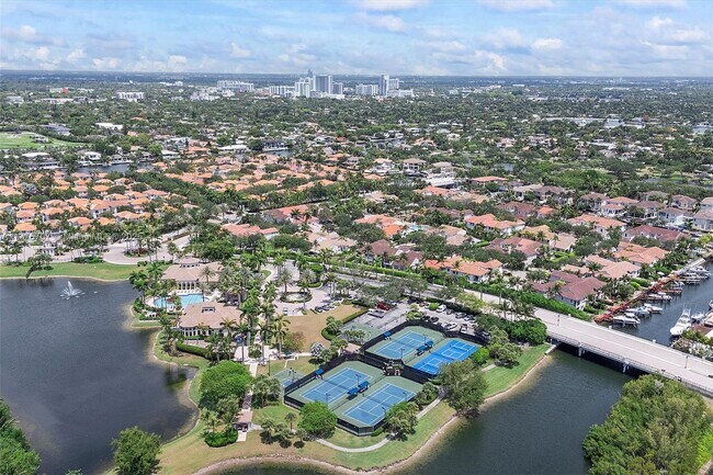 Building Photo - 1382 Harbor View W