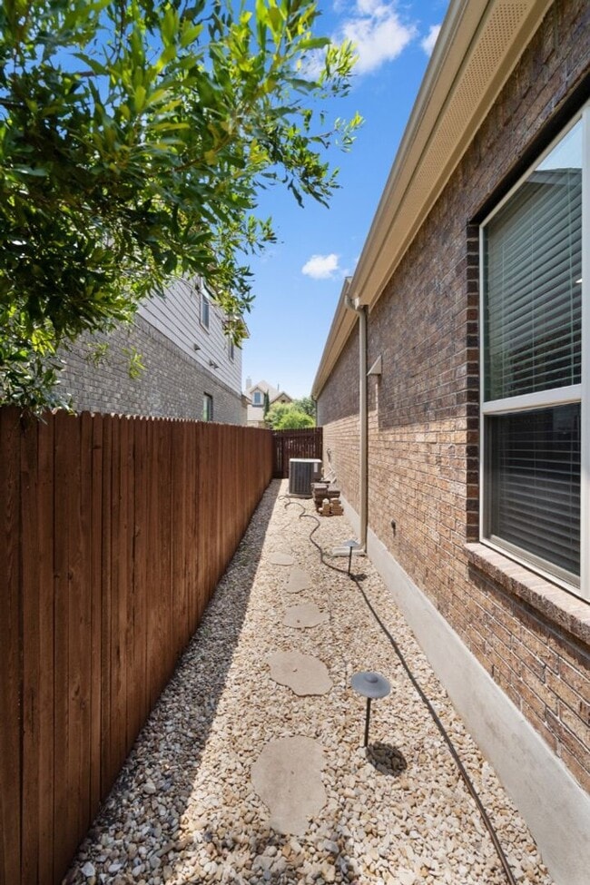 Building Photo - 432 Clear Springs Holw, Buda, Texas 78610