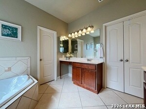 Building Photo - 10500 Hunter Heights