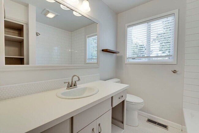 Building Photo - 3333 SE 167th Ave