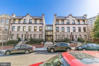Building Photo - Updated Kalorama One Bedroom W/Washer & Dr...