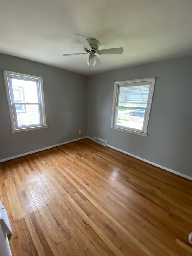 Building Photo - 1577 Lindbergh St