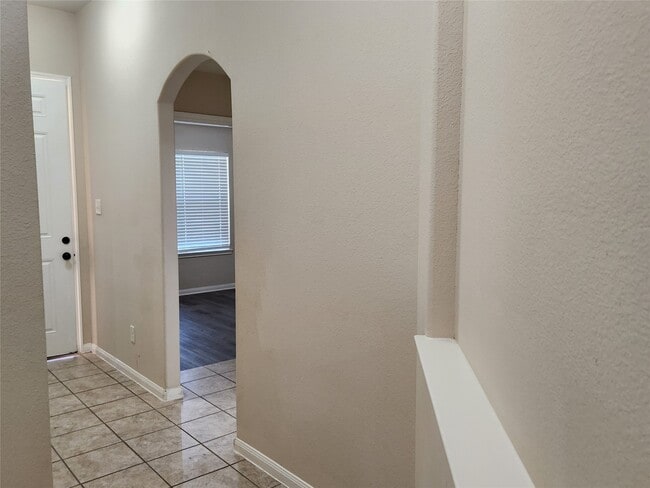 Building Photo - 2411 Village Stone Ct