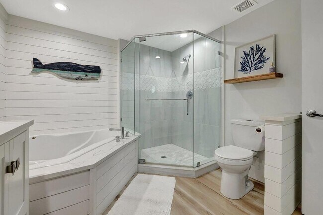 Building Photo - 875 NW Flagler Ave