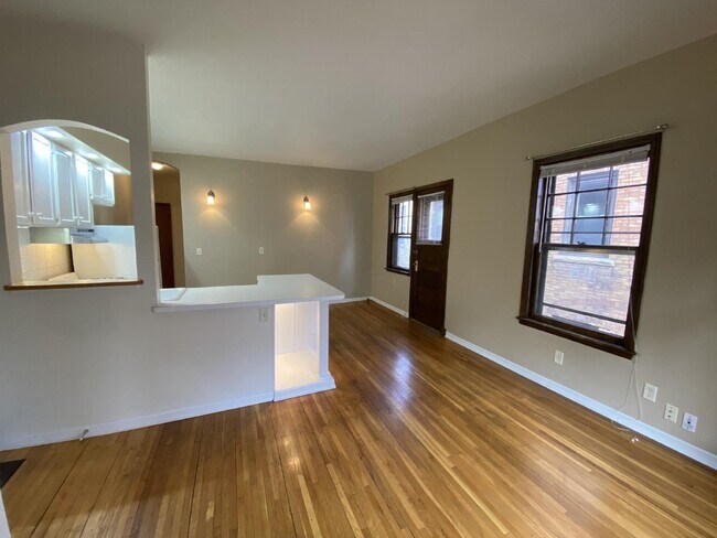 Building Photo - Charming 1BR in Historic Douglas Building ...