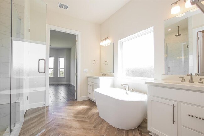 Building Photo - 607 Gunison Dr