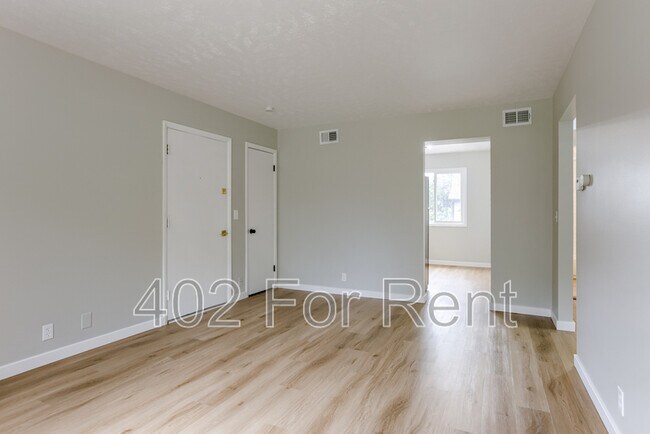 Building Photo - 4715 Davenport St
