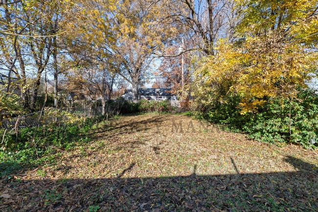 Building Photo - 2640 E Grail St