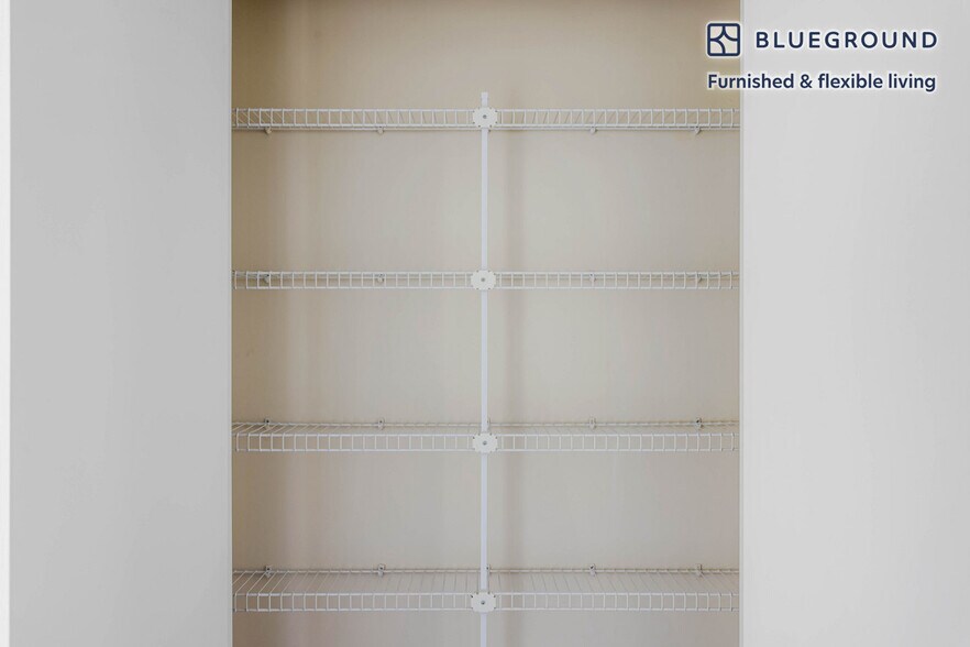 Building Photo - 45 Stuart St