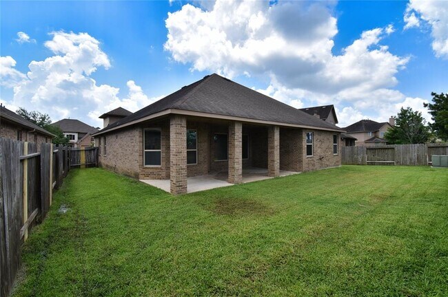 Building Photo - 5623 S Denham Ridge Ln