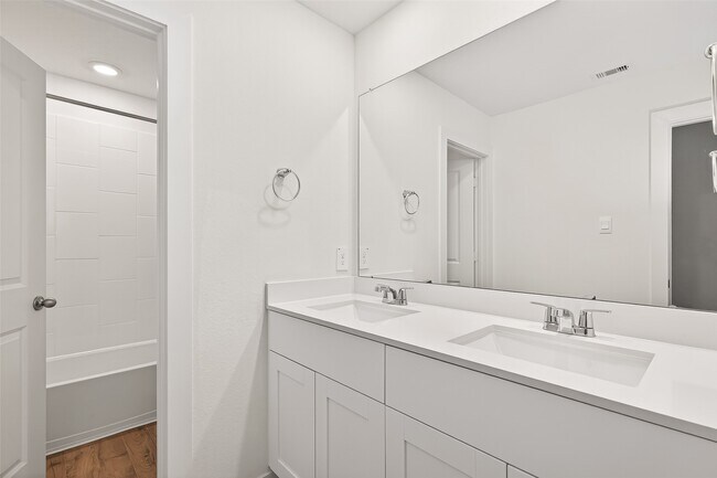 Building Photo - 3506 Blue Mockingbird St