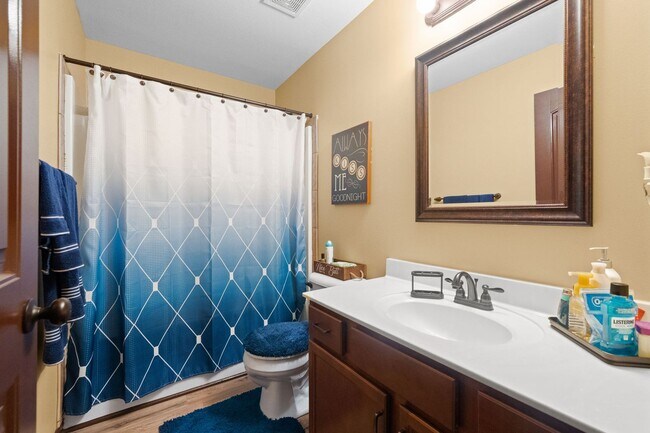 Building Photo - Nice Home in Peach Tree Subdivision Waiting for you to Call home TODAY