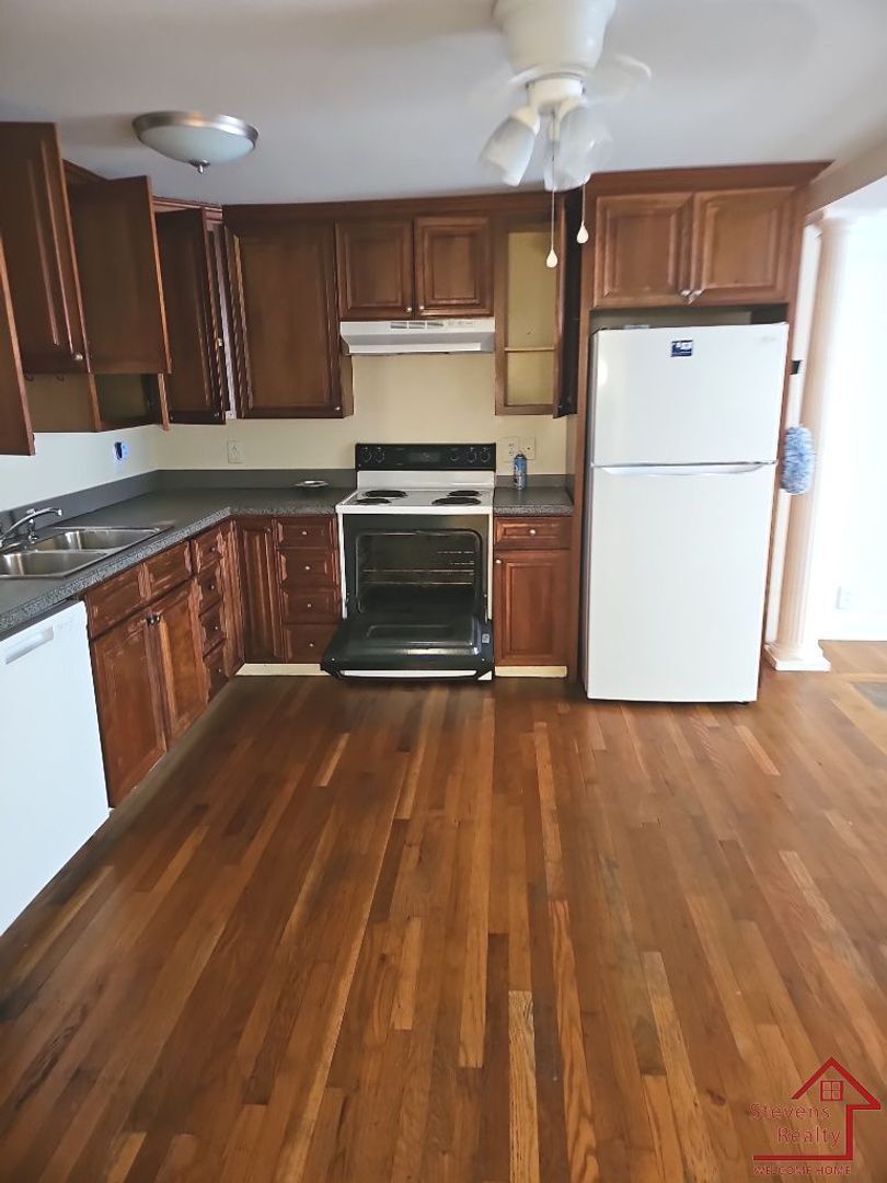 Building Photo - 441 Harding Pl