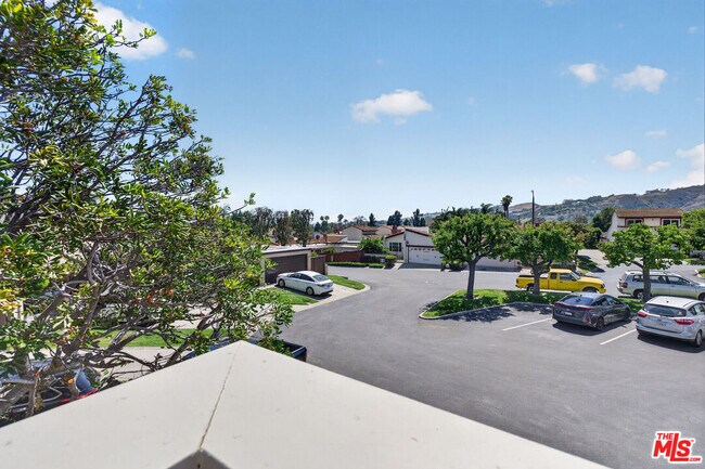 Building Photo - 31076 Via San Vicente