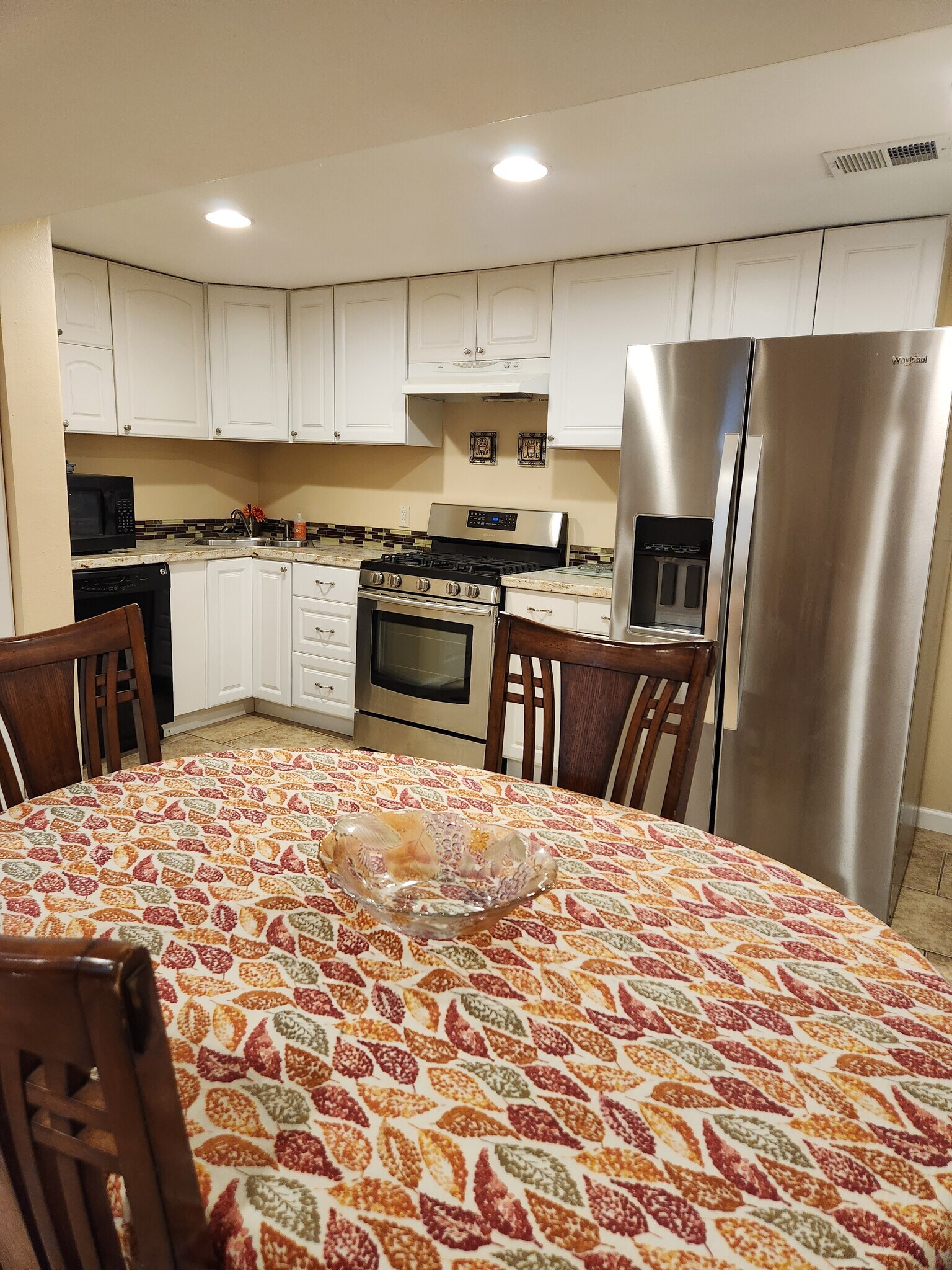 Building Photo - 8 S Zenobia St