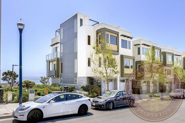 Building Photo - SF Shipyard - 3 BR, 2.5 BA Townhouse 1,634 Sq. Ft. - 3D Virtual Tour, 2-Car Garage