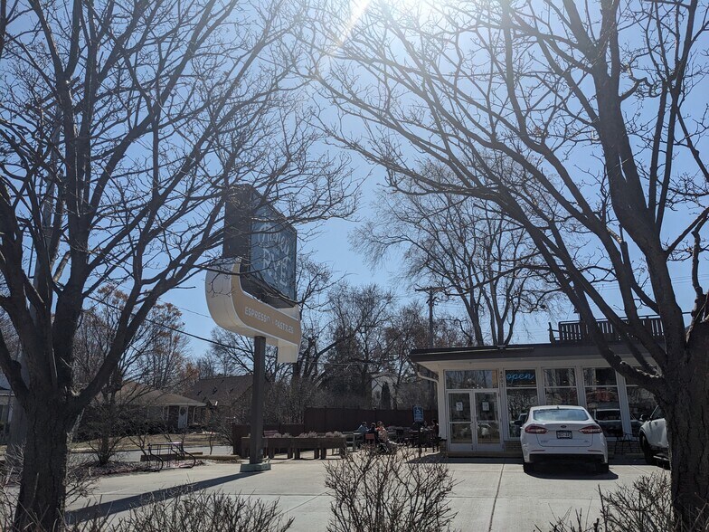 Coffee shop next to the Condo - 4530 Park Commons Dr