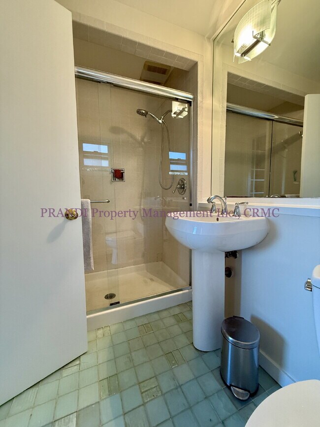 Building Photo - Stylish Greenbrae Home with Sweeping Views...