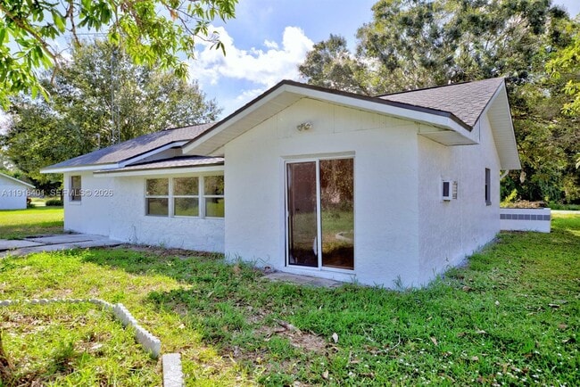 Building Photo - 220 Rhapsody Ave