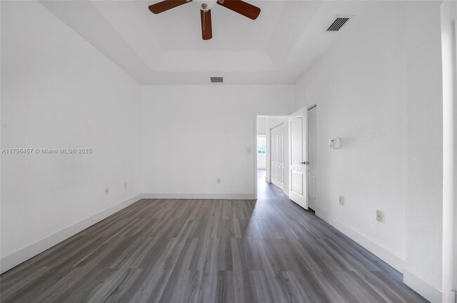 Building Photo - 948 NE 29th Terrace