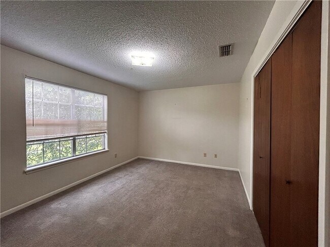 Building Photo - 4217 Acushnet Dr